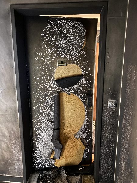 Gefährlicher Brand in Mehrparteienhaus in Villach durch Brandstiftung!? (Bild 4)